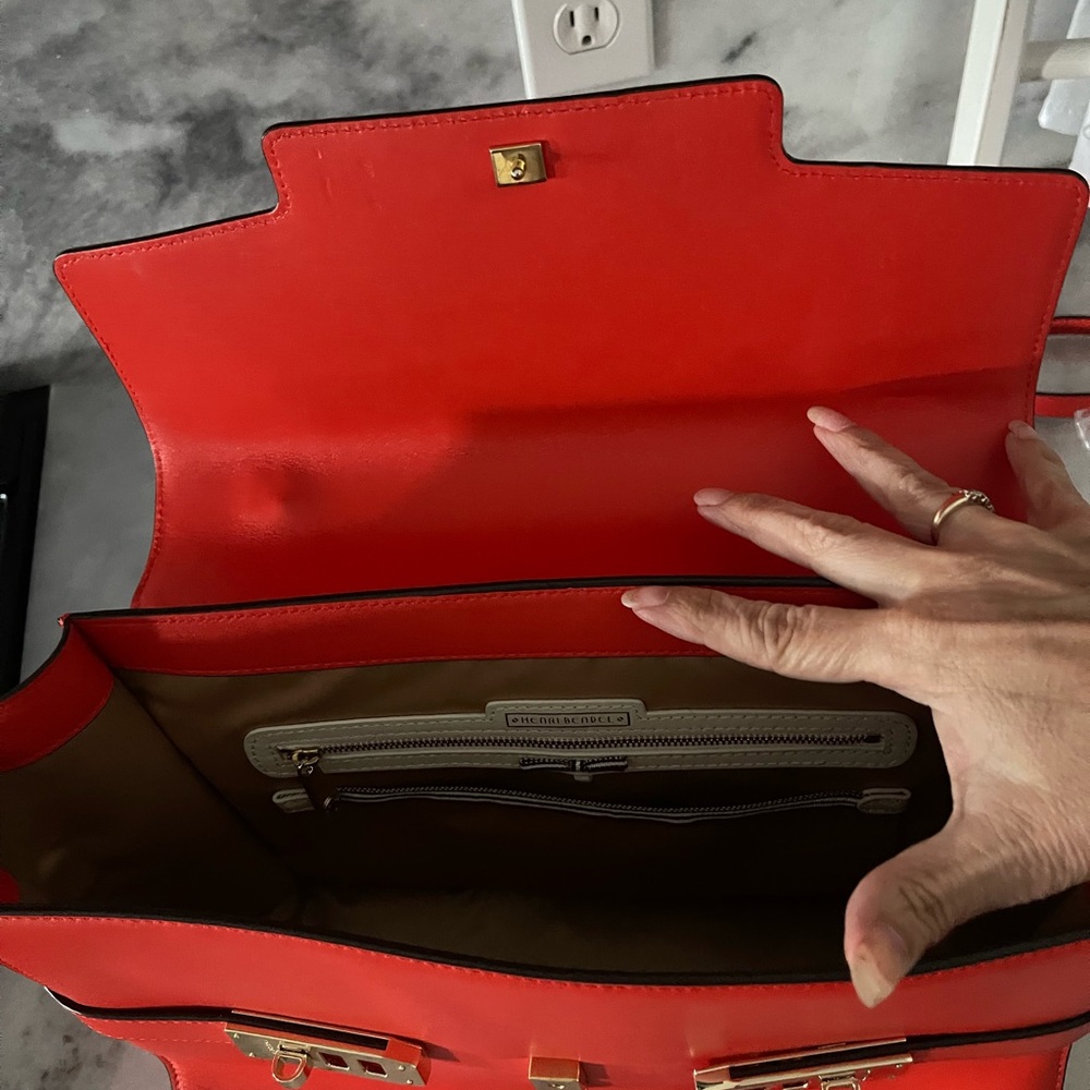 Elegant Red Leather Handbag - Picture 6 of 9